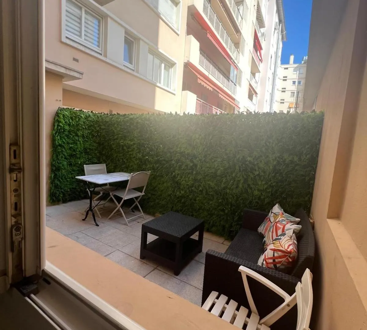 Studio Proche Mer Antibes Centre France